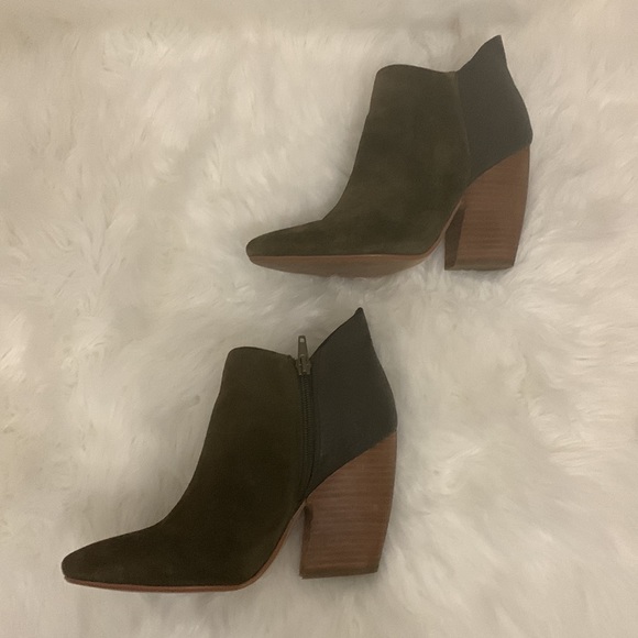 Crown - Suede Bootie - Brown - Size 7.5 - with box - Picture 2 of 11